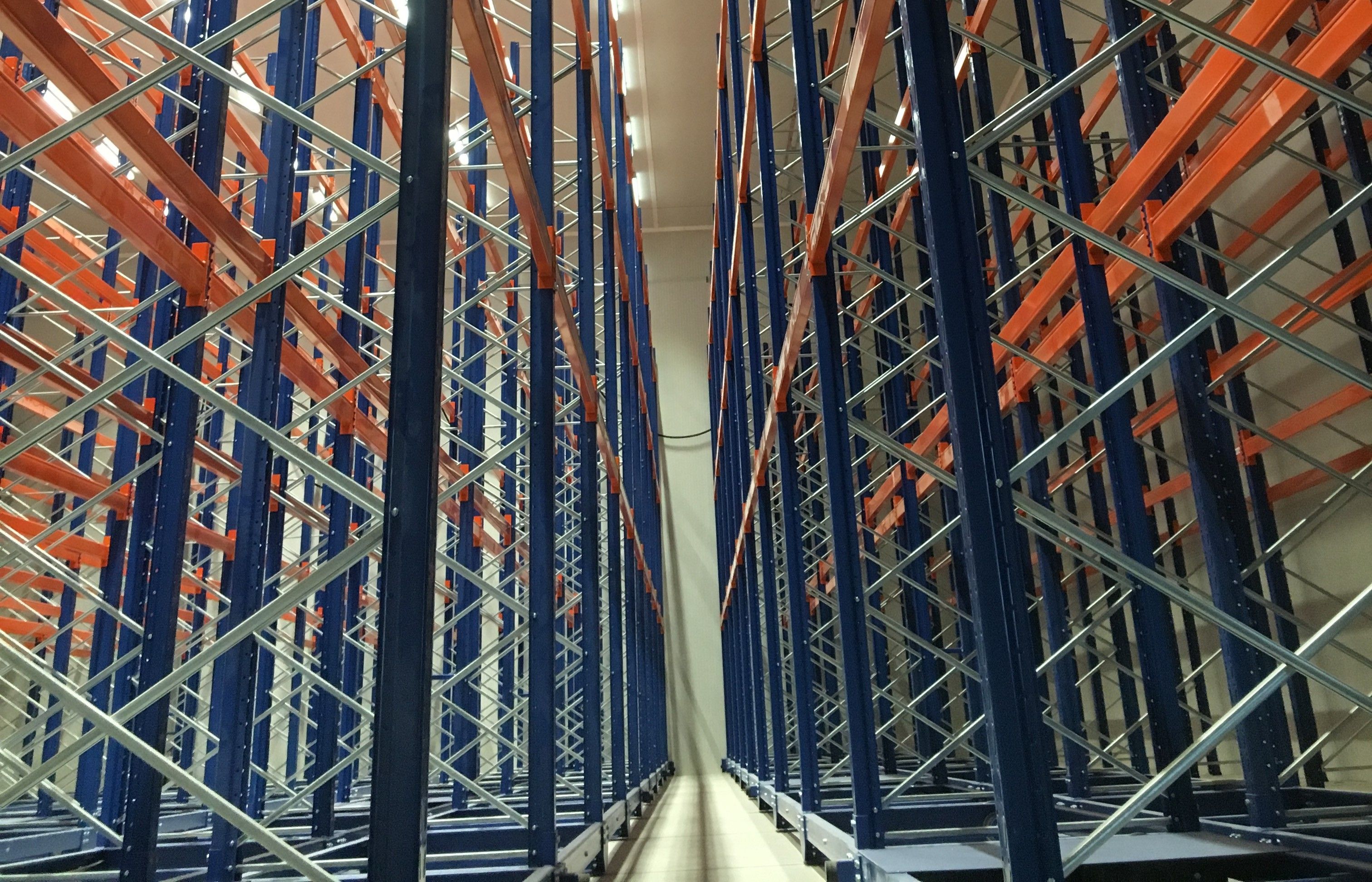 Automated rolling-rack system, close-up
